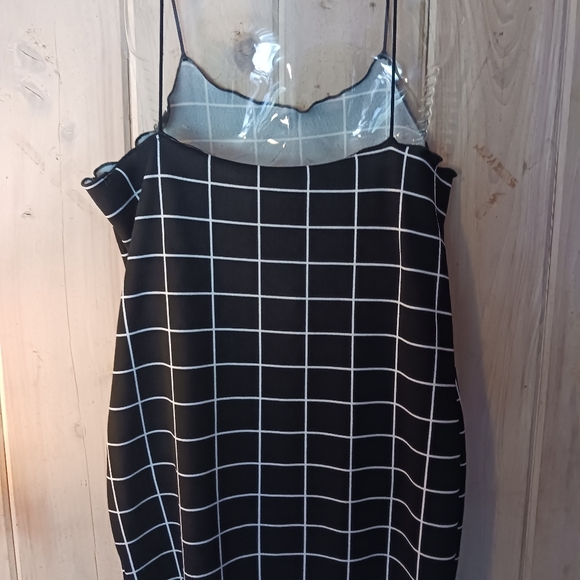 SHEIN CURVE MINI Dress Size 2XL Black/White Plaid Grid Pattern - Picture 3 of 5